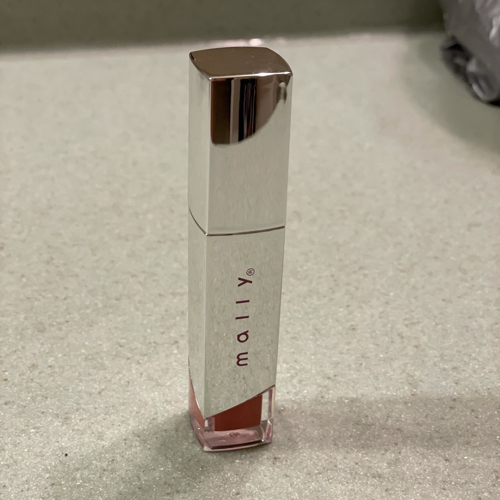 Mally high shine buildable lip lacquer
